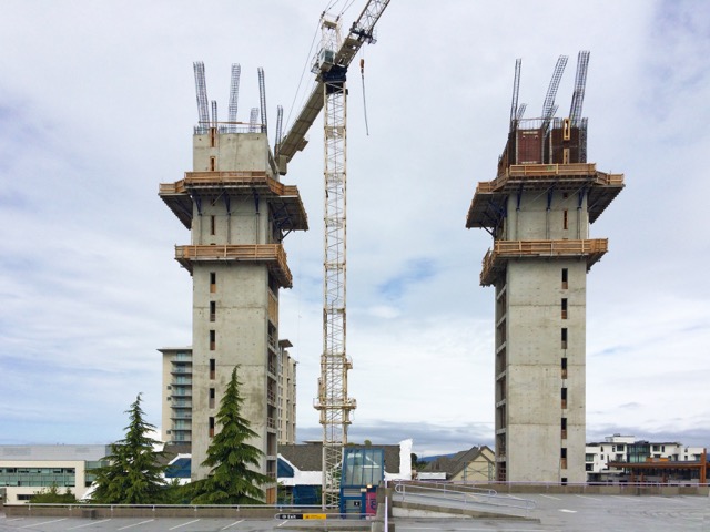De betonnen kernen van Brock Commons.